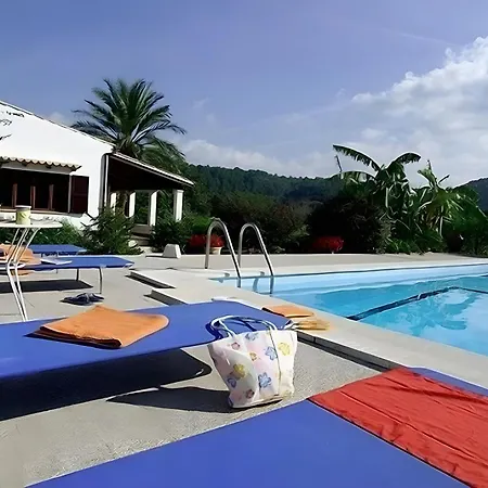 Camp De L'alzina Pollença
